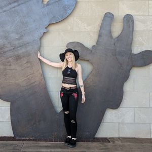 Meet your Posher, Ashley